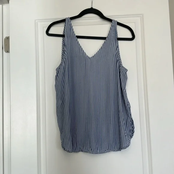 Old Navy Blue and White Striped V-Neck Tank Top Size M - Picture 2 of 3